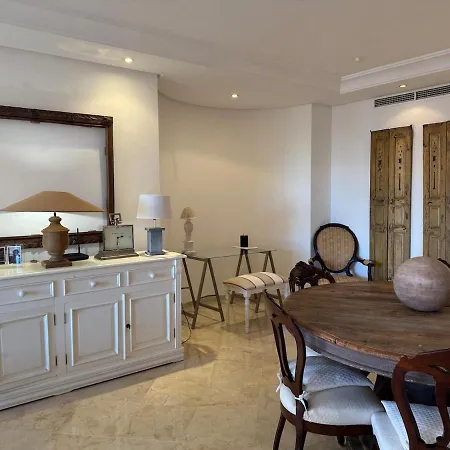 Apartment Modern 4 Bed *