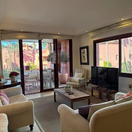 Modern 4 Bed Apartment Estepona