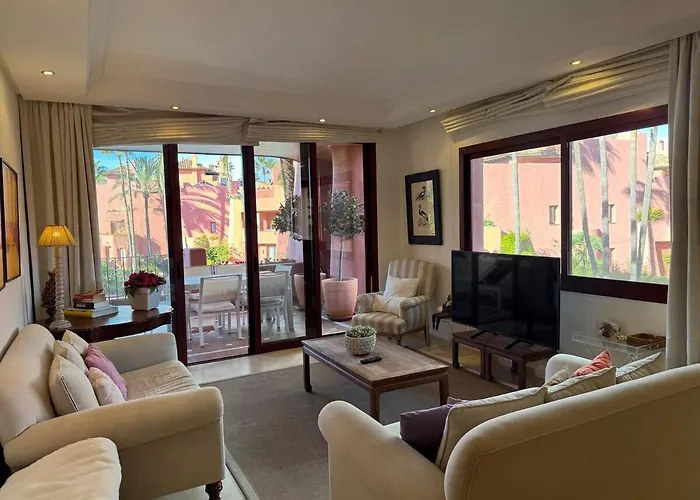 Modern 4 Bed Apartment Estepona